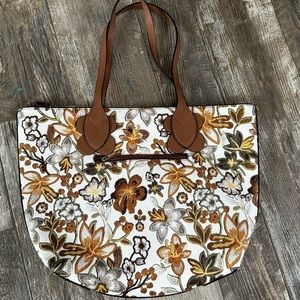 Mellow World mid-size floral purse